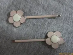 マリークワント　パステルピンクのお花のヘアピンのサムネイル