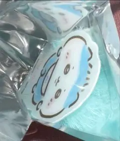 ChiikawaBabyちいかわノベルティぽんぽんチャーム付きフォンタブハチワレ