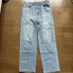 GU ライトブルーデニムストレートパンツ