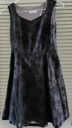 Feroux　フェルゥ 黒　花柄ワンピース パーティドレス　ブラック　フレア