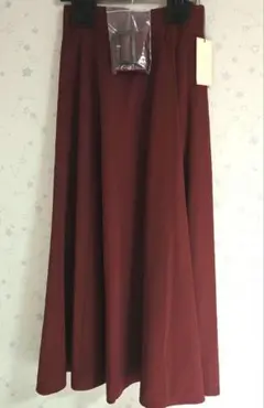 リリアンカラット　ボルドー　赤　ベルト付きスカート