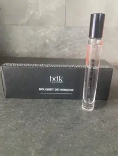即購入OK】女王蜂 香水 qb luxury perfume BL - メルカリ