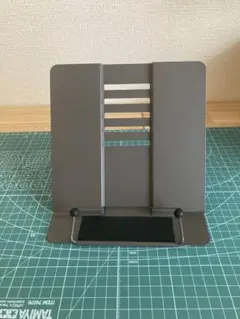 Item thumbnail for item aa79c67c-85cc-4d92-8445-e5d3f54a577e