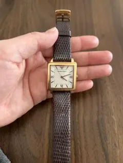 エンポリオアルマーニ　Emporio Armani ゴールド スクエア 腕時計のサムネイル