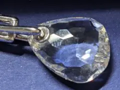 スワロフスキー　オーロラ ドロップペンダント