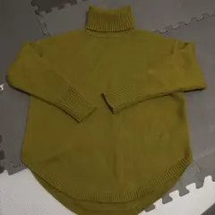AZUL by MOUSSY オリーブグリーン タートルネック　ニット