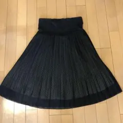 ストロベリーフィールズ  スカート