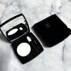 シャネル オンブル エサンシエル 220 ブラン ペール