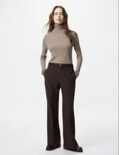 ユニクロ　メリノリブタートルネックセーター ベージュ M