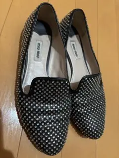 miu miu スタッズ フラットシューズ ブラック37のサムネイル