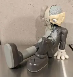 2026年最新】KAWS 人体模型 コンパニオンの人気アイテム - メルカリ