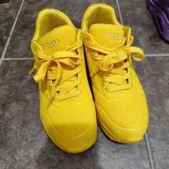 SKECHERS イエロー スニーカー