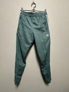 adidas トラックパンツ グリーン