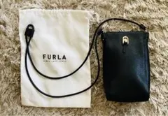 FURLA ブラック本革ショルダーバッグ　スマホ収納可能　美品