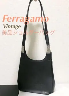 る*ち様 【美品】フェラガモ　本革ショルダーバッグ