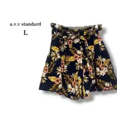 【a.v.v standard】ボタニカル花柄キュロットショートパンツ　ネイビーのサムネイル