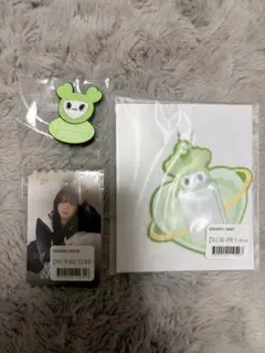 ジョンヨングッズ　トレカ　フォトキーホルダー