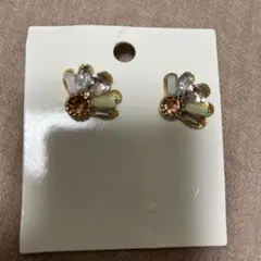 花デザインピアス　　H&M