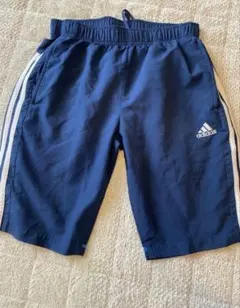 アディダス　adidas ショートパンツ