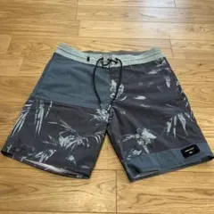 Quiksilver 水着 ショートパンツ　サイズ28