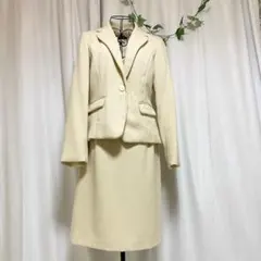 a.v.v フォーマルスーツ 40サイズ ベージュ セレモニー