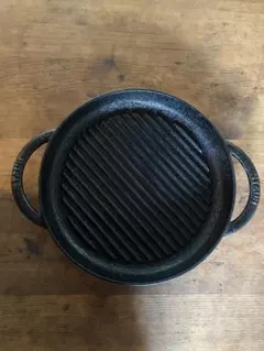 STAUB 鋳鉄 グリルパン 26cm シリコンカバー付き - メルカリ