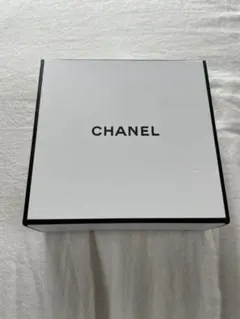 CHANEL シャネル 空箱大•中 2個セット CHANEL シャネル 空箱大•中 2個セット - メルカリ