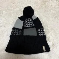 幾何学模様 ニット帽 ポンポン付き　秋冬　スキー　ウィンター