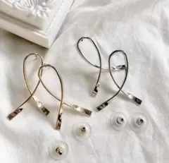 【大大SALE】ラスト1点 シンプル　リボン　メタルピアス　イヤリング