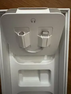 新品Apple iPhone 変換　イヤホン変換アダプタ　純正品