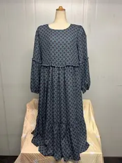 【新品タグ付き】eveaux フラワーPティアードワンピース 総柄 Fサイズ