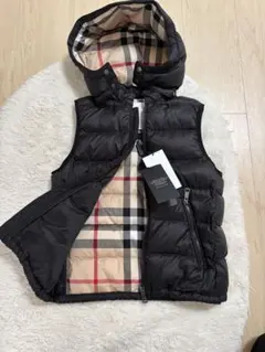 新品未使用タグ付き　バーバリー　ダウンベスト　120 130