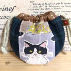 ハンドメイド まるいミニ巾着 (レトロなねこちゃん いちご柄) - メルカリ