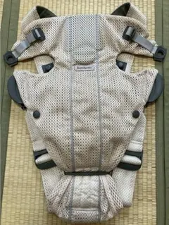 BABYBJÖRN Mini メッシュ抱っこ紐 ベージュ