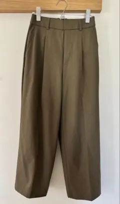 ユニクロ タックワイドパンツ オリーブ S