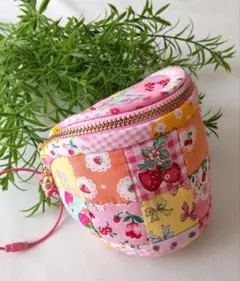 ♥︎ハンドメイド♥︎松山敦子さん生地使用 パッチワークBIGバニティポーチ ♥︎ハンドメイド♥︎松山敦子さん生地使用パッチワークBIG