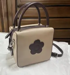 コ*ん様 MARY QUANT 2WAY ショルダーバッグ ホワイト - メルカリ