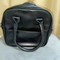 小さくて　かわいい　ハンドバッグ 合成皮革　付属品なし