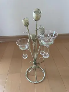 シャンデリア 4灯 花びら型ガラスシェード 花型 - メルカリ