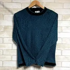 グリーン総柄模様トップス