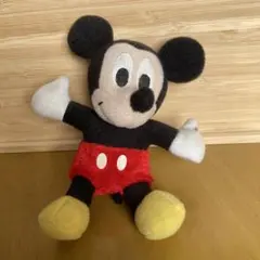 ミッキー　キーチェーン　ぬいぐるみ