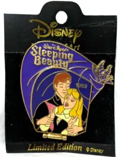 Disney 眠れる森の美女　ピンバッジ