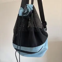 メッシュ　リュック　ブラック✖️ブルーのサムネイル