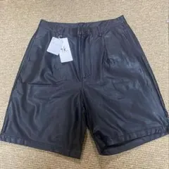 まさみの様専用 タグ付新品未使用TAKEO KIKUCHIレザーショートパンツのサムネイル