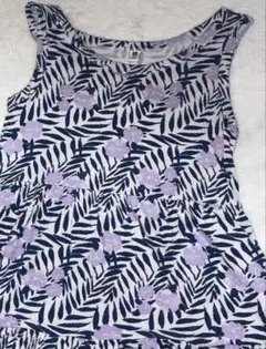 ユニクロ　ワンピース　ノースリーブ　女の子　130cm 花柄