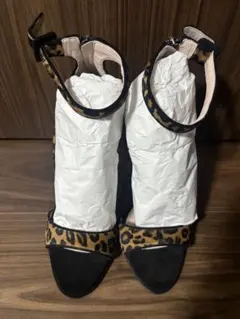 Miu Miuヒョウ柄 ピンヒール サンダル