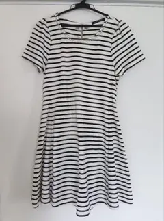 【美品】INGNI ボーダー　ワンピース 　オフホワイト/黒　Мサイズ