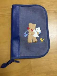 ファミリア　母子手帳ケース　クマの刺繍のサムネイル