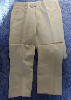 ブリオーニ　ベージュ チノパン【週末限定価格】