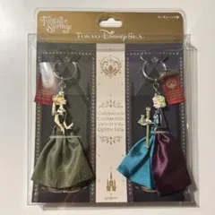 アナと雪の女王　エルサとアナのキーチェーンセット　戴冠式　新品未開封　TDS